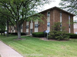 101 N Williamsburg Dr APT B1, Bloomington, IL 61704