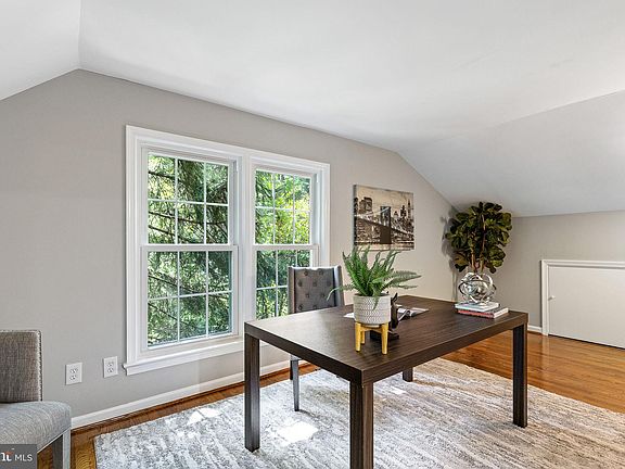 5th image of 6607 Oakwood Ct
