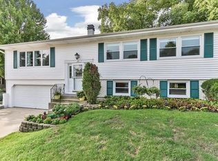 1021 Beechwood Rd, Buffalo Grove, IL 60089