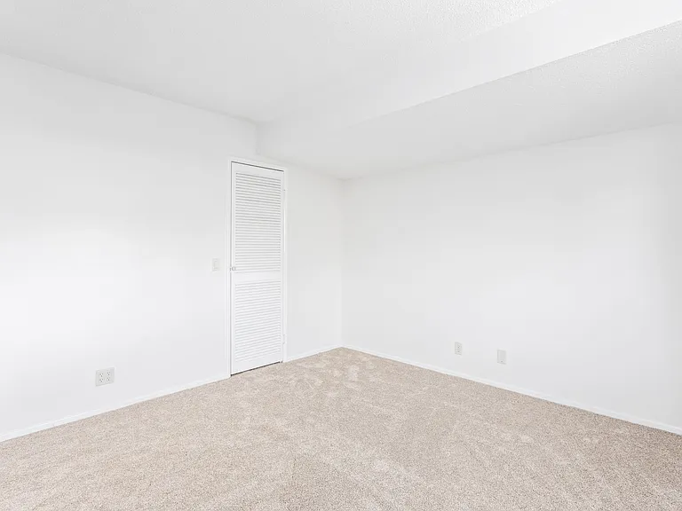 6221 Marlborough Dr — Photo 18