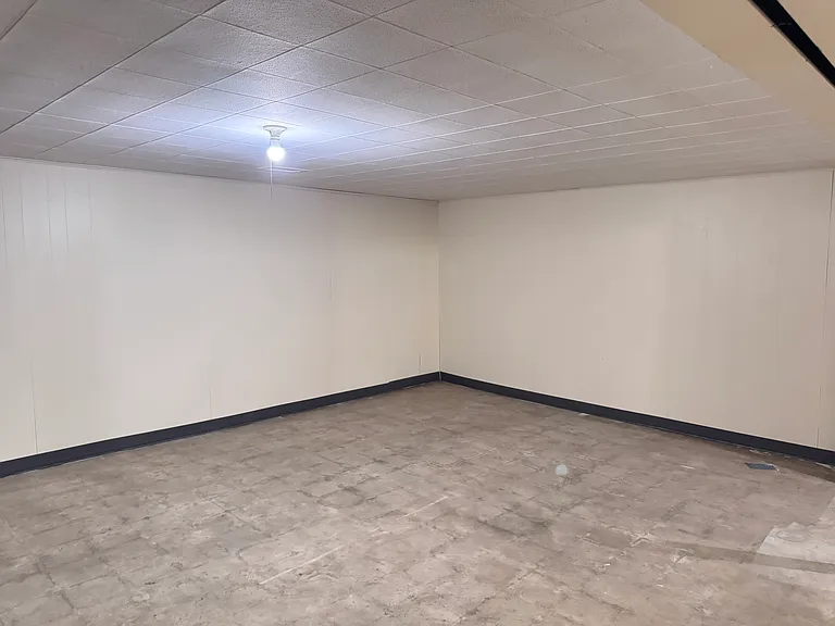 7361 Fields Ertel Rd — Photo 18