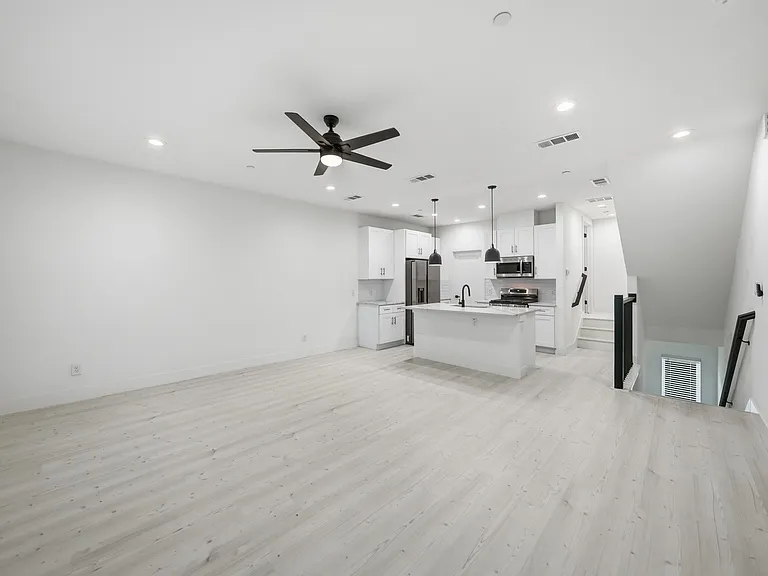 7207 Mohawk Dr #106 — Photo 2