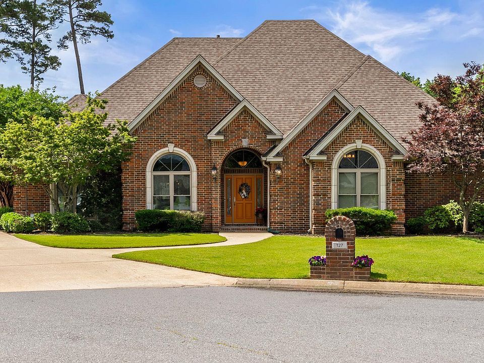 1st image of 127 Grenoble Cir