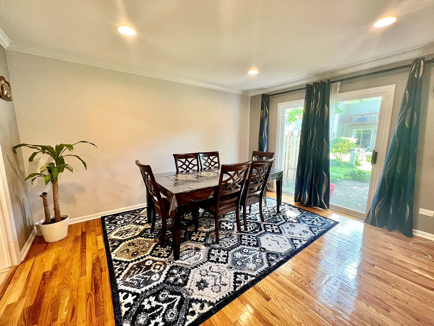 2 bed, 2.5 bath, 1770 sqft, $3,650 — Photo 4