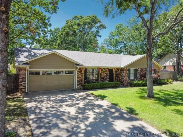 1009 N Faulkner Pl, Claremore, OK 74017