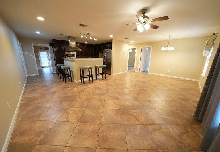 383 Gayle Ave — Photo 10