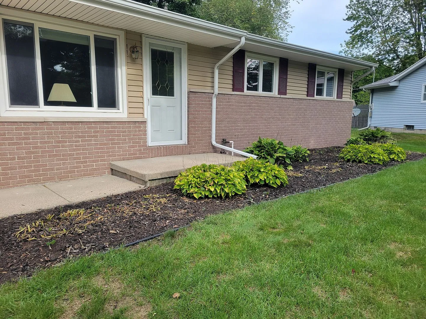 2901 Darby Ct. — Photo 2