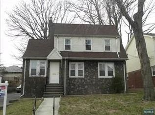 1017 Jassamine Way, Fort Lee, NJ 07024