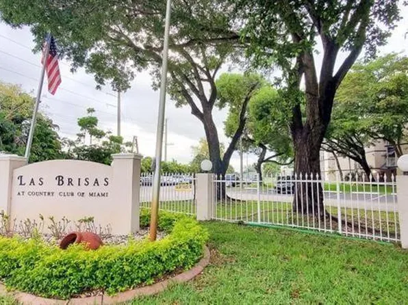 7035 NW 186th Street #D-111, Hialeah, FL 33015