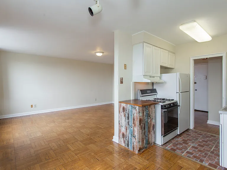 2601 Pennsylvania Ave #711 — Photo 10