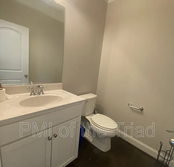 2953 York Place Dr — Photo 4