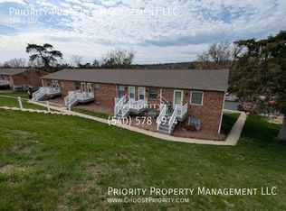 335 Rockingham Dr #E, Harrisonburg, VA 22802