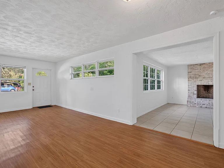 1524 NE 8th St — Photo 15
