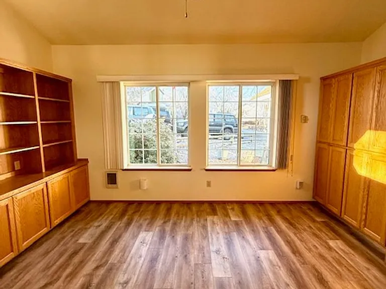 2082 NE Veronica Ln — Photo 14
