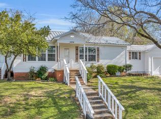 1404 Holbert St, Gladewater, TX 75647