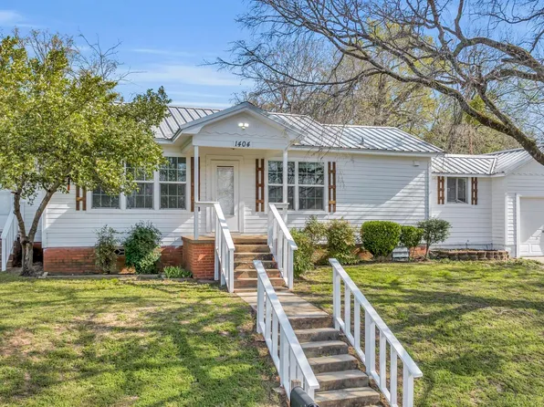 1404 Holbert St, Gladewater, TX 75647