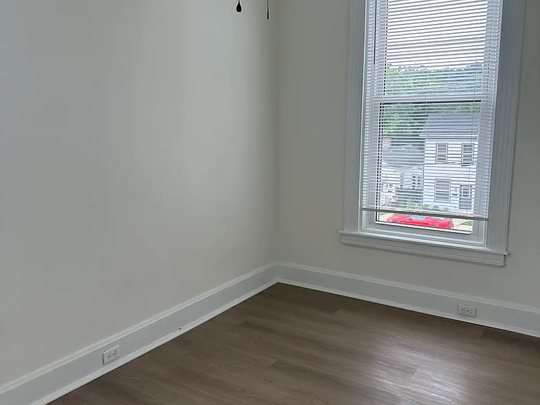 123 6th Ave #2 — Photo 9