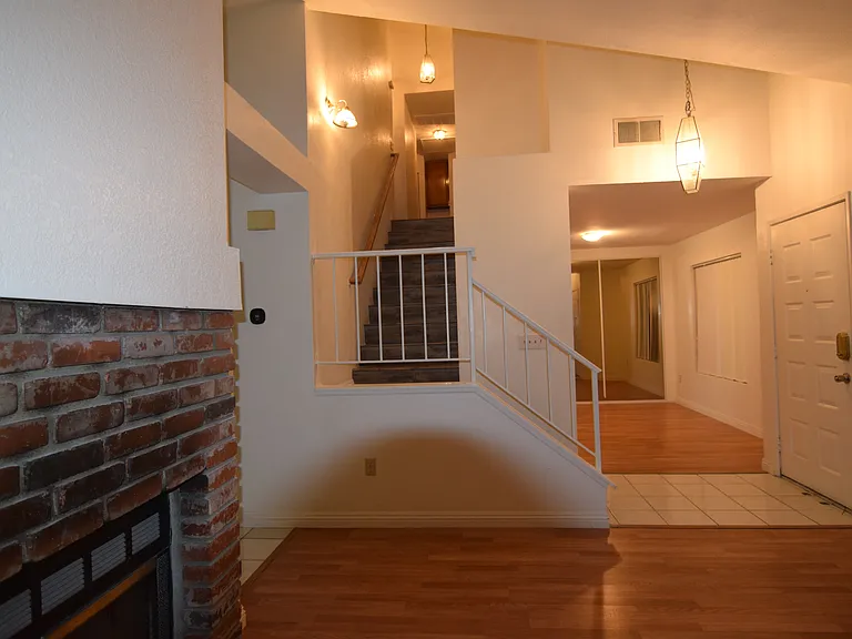 37522 Monarch St — Photo 10
