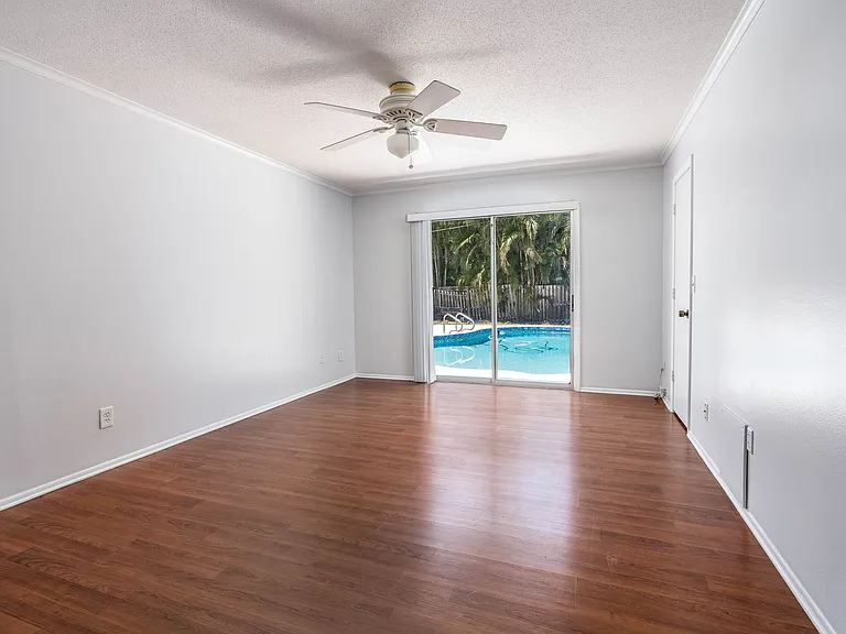 5808 Briarwood Ave — Photo 10