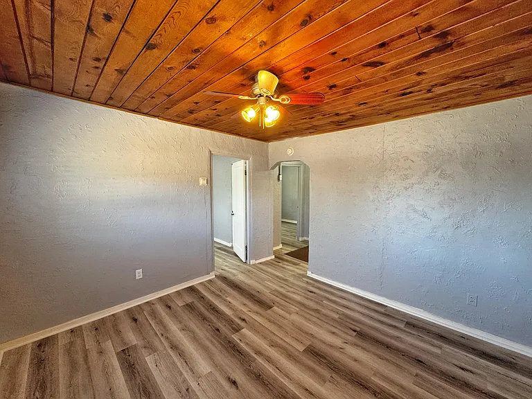 426 Headingly Ave NW #A — Photo 2
