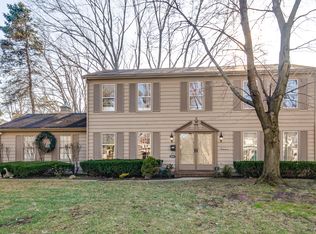 917 Bedford Ln, Libertyville, IL 60048