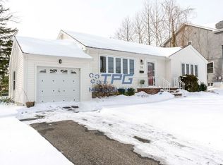 29 Glendale Rd, Colonia, NJ 07067