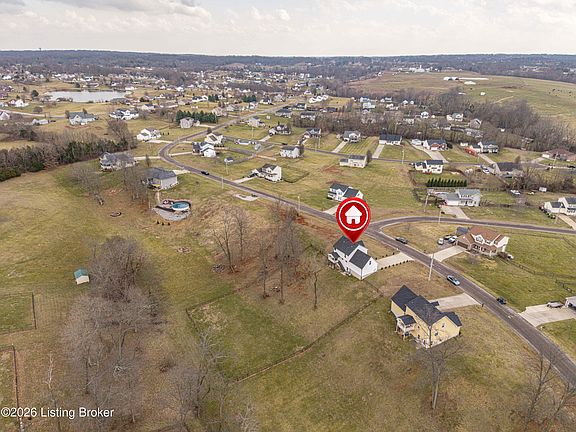 5th image of 618 Trinity Dr