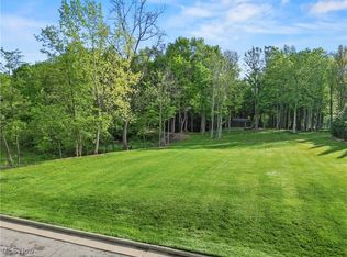 5370 Clingan Trails Blvd, Struthers, OH 44471