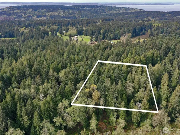 7307 Jewett Road, Clinton, WA 98236