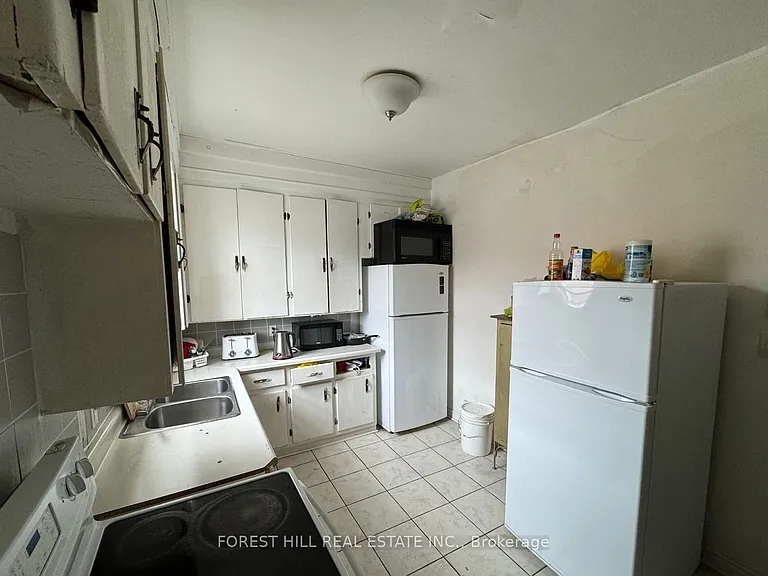 745 Barton St E #2 — Photo 1