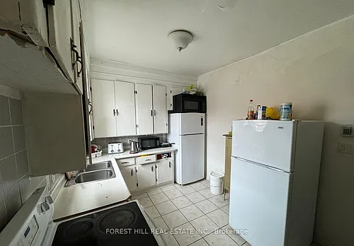 745 Barton St E #2 Photo 1