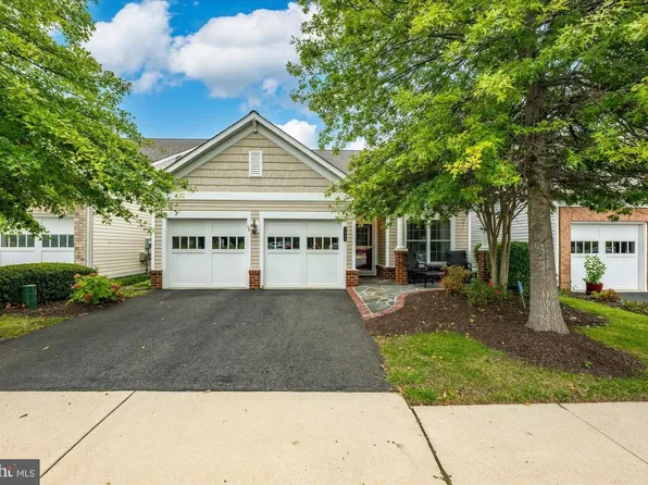 8930 Pink Carnation Ct, Lorton, VA 22079