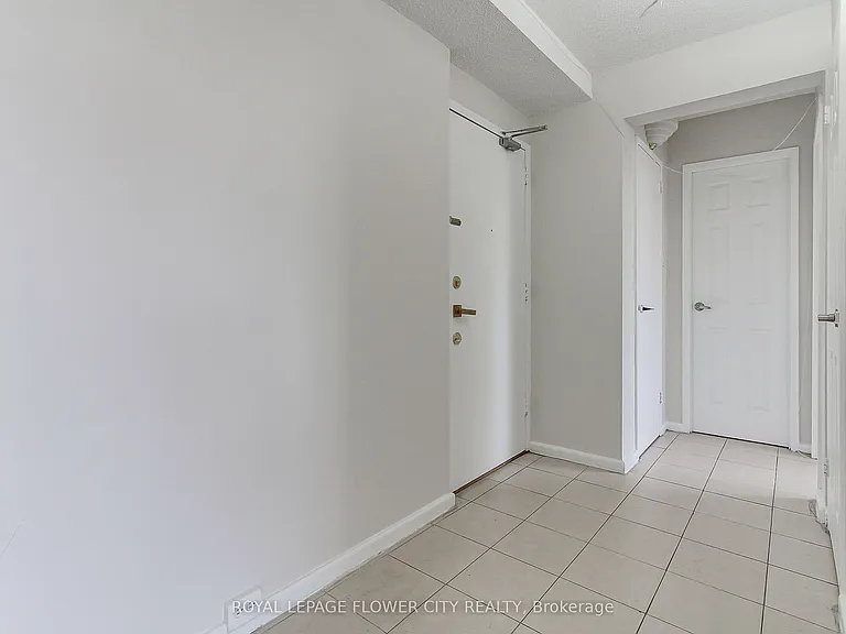 10 Sunny Glen Cres #909 — Photo 9