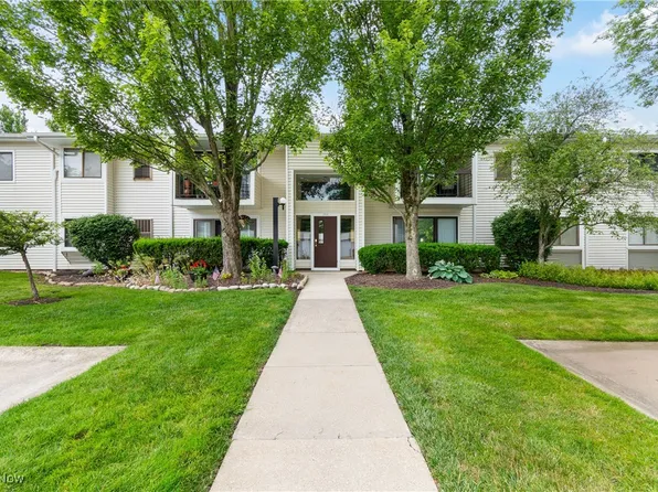 2935 N Bay Dr APT H11, Westlake, OH 44145