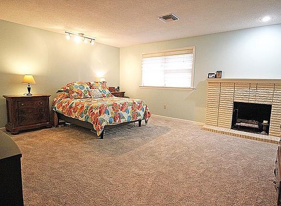 5th image of 4601 Burke Dr