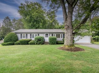 41 Oak Rd, Longmeadow, MA 01106