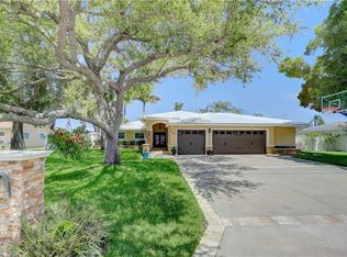 404 Harbor View Ln, Largo, FL 33770
