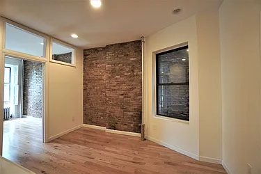 Rented by Best Apartments North Inc