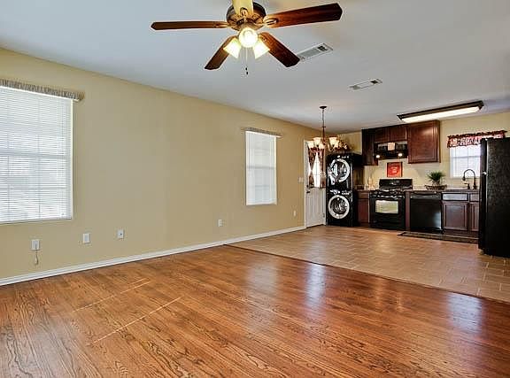 5th image of 824 Woodleigh Dr