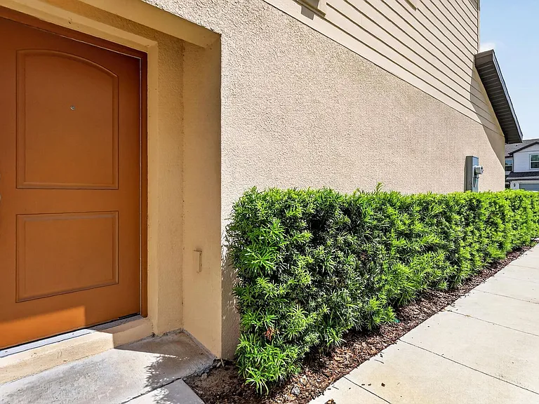 1604 Wynford Cir — Photo 3