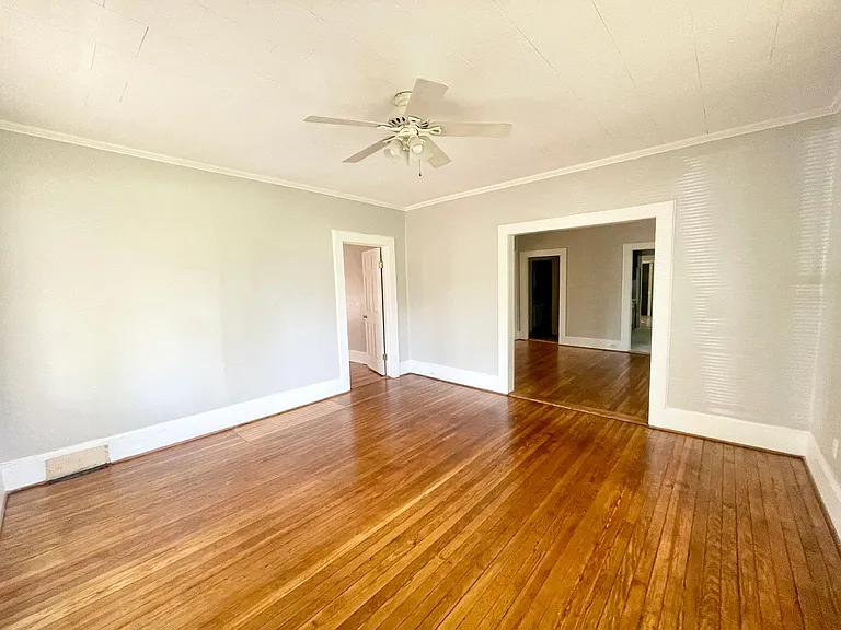 1504 Charlton St — Photo 3