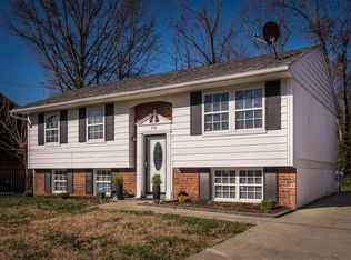 5702 Revere Dr, Louisville, KY 40218