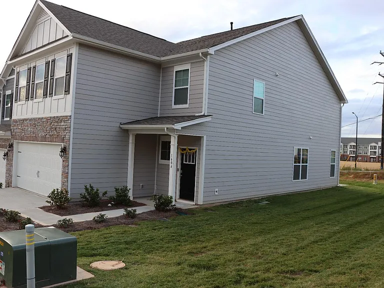 1604 Pendula Ln — Photo 3