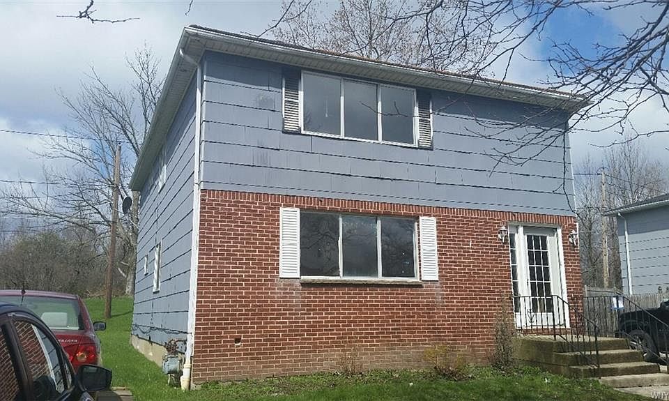 1st image of 74 Strasbourg Dr