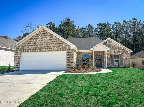 947 Riverside Ln, Pearl, MS 39208