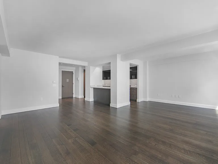 165 E 66th St #9D — Photo 7