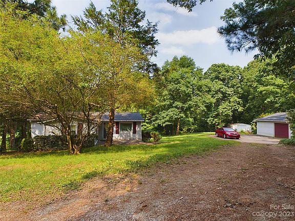 5th image of 3049 Frazier Dr
