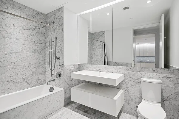 Rented by R New York | media 8