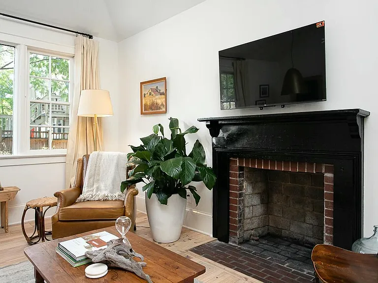 821 N Buchanan Blvd #C — Photo 6