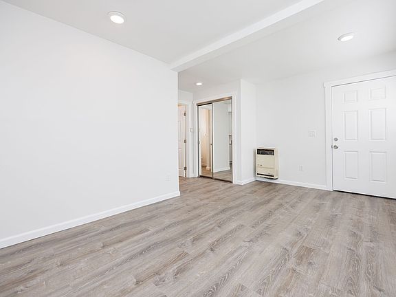 4th image of 1910 Court Ave #B